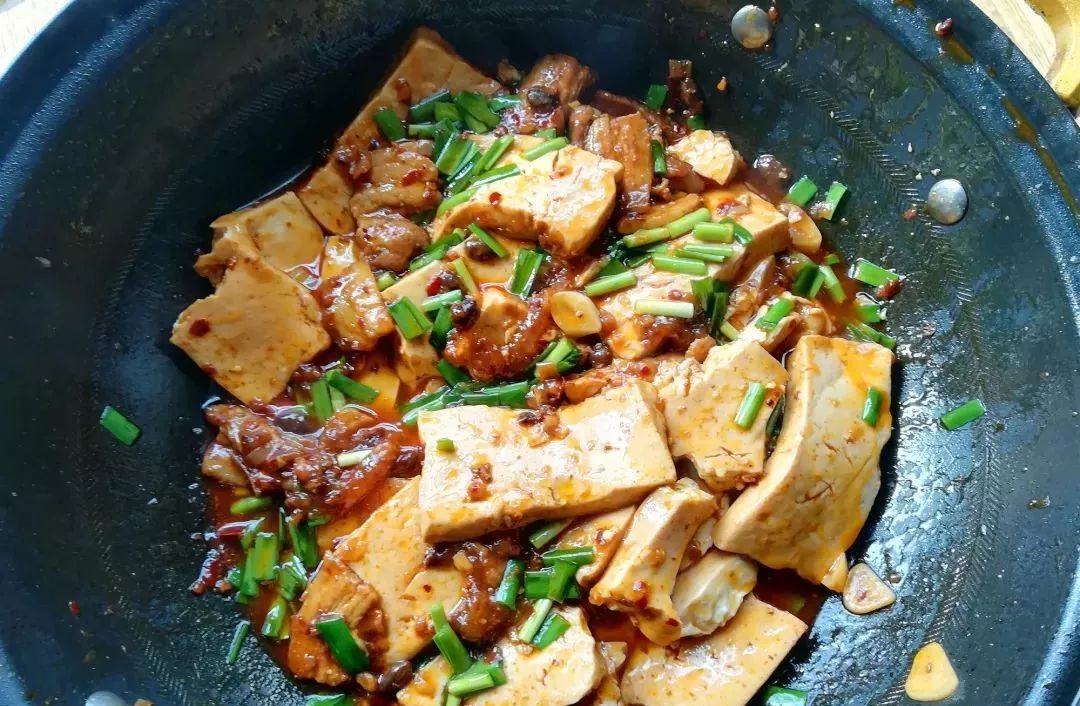 豆腐的这个做法，不用煎，不用炸，吃着嫩还香，特别下饭