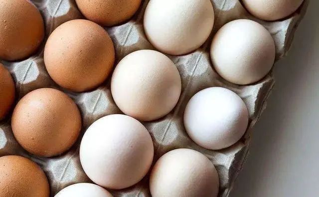 买鸡蛋时看外壳怎么挑？看好这几点，挑出好鸡蛋！