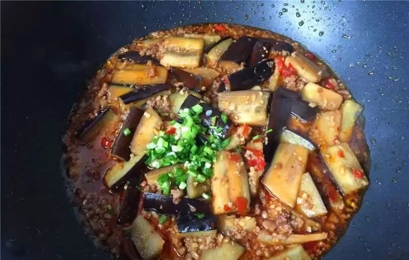 鱼香茄子：超好吃的下饭菜，绵软润香、鲜咸适口