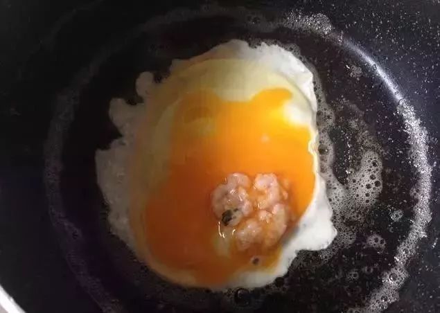 鸡蛋这样做出来，实在太好吃，关键一看就会！