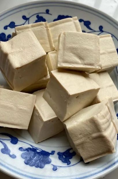 豆腐超好吃的做法，简单易做，比麻婆豆腐好吃，家人爱吃