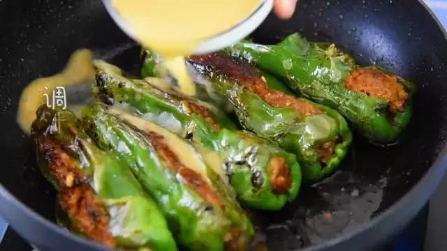 青椒最好吃的新做法，秒杀青椒炒蛋，每次都扫盘，比吃肉过瘾！