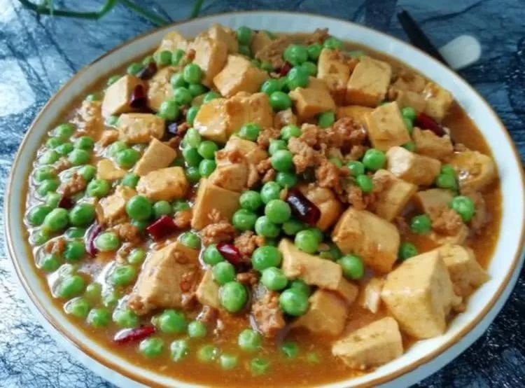 豆腐和此物一起炖，比鸡汤更鲜美，百吃不腻，补钙质，肌肤更细腻
