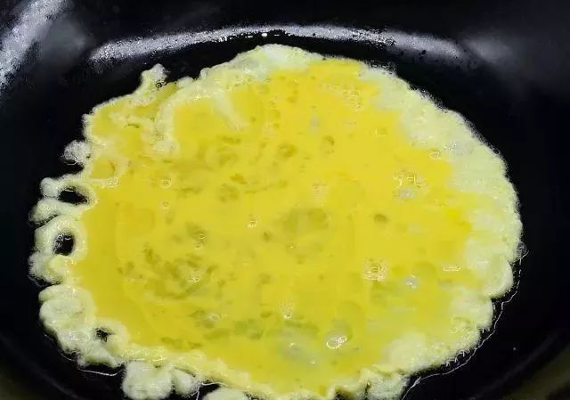 吃了20年韭菜炒鸡蛋，才知道韭菜鸡蛋要一起下锅，翠绿鲜嫩不过火