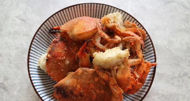 螃蟹别再清蒸，这一锅吮指香辣蟹好吃到爆！