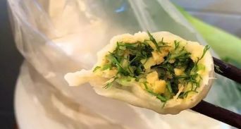茴香饺子好吃有窍门，万万别直接拌馅，多加1步，茴香翠绿又好吃