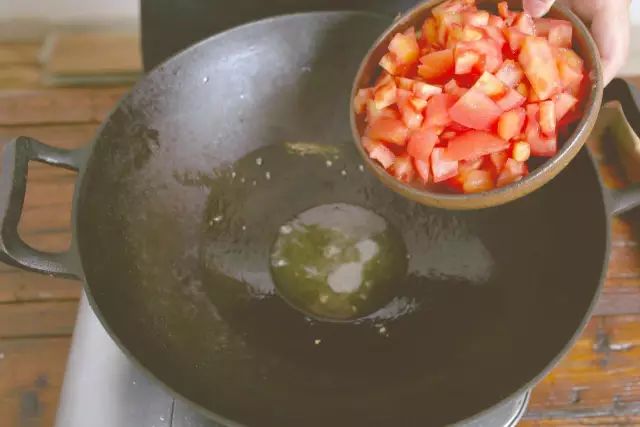 西红柿炒蛋少了这步，营养全浪费了，赶紧试试！