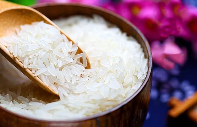 买大米时，长粒米和圆粒米到底有啥区别？很多人不知道，涨知识了