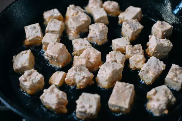 超过瘾！豆腐这样做美味极了，比肉好吃100倍！