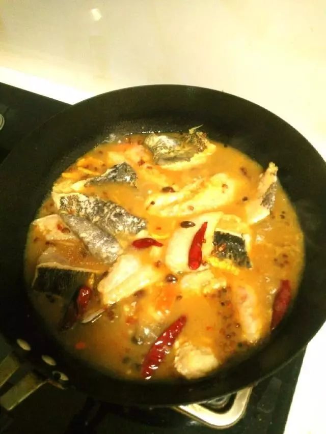 照着这样做的水煮鱼，麻辣又好吃，鱼片不散又滑嫩，一盆子不够吃