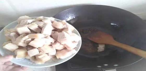 无论炒啥肉，直接下锅是错的，多做这1步，口感嫩滑不粘锅