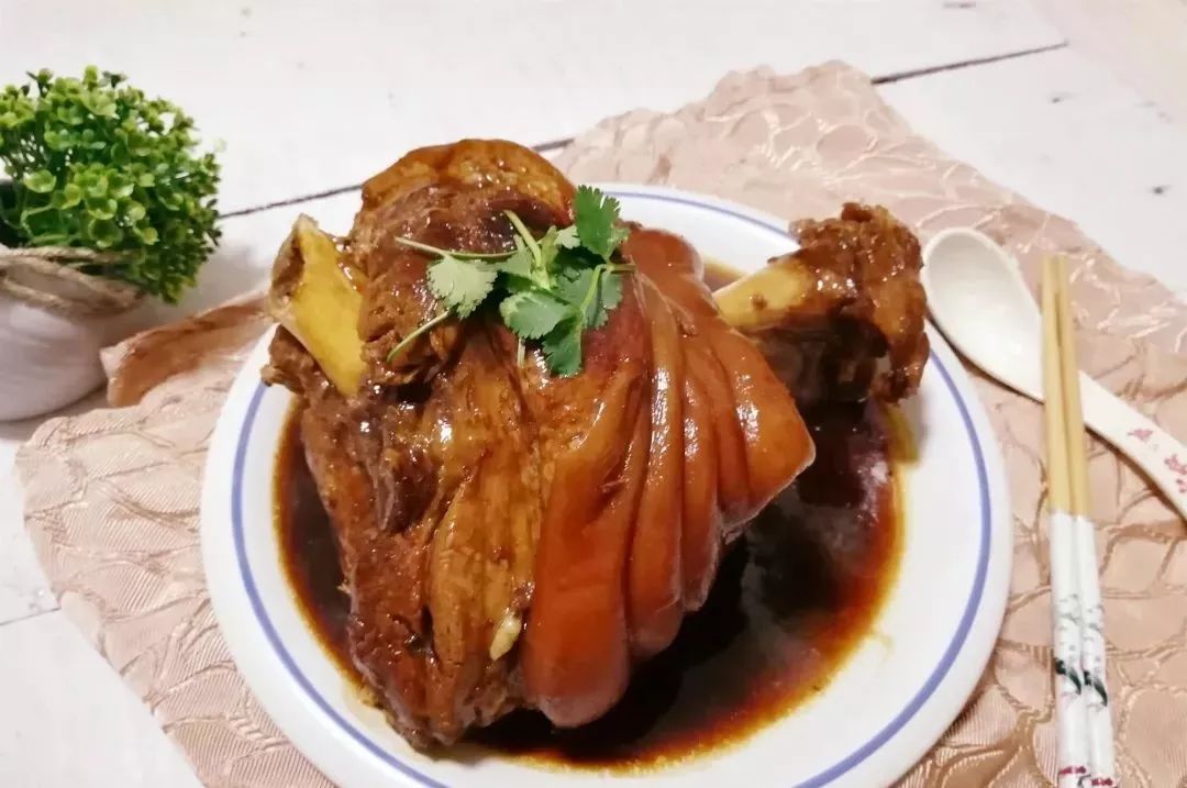 春节家宴必备的12道硬菜，现在学还不晚！