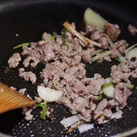 干锅土豆片在家做，色香味美有食欲！