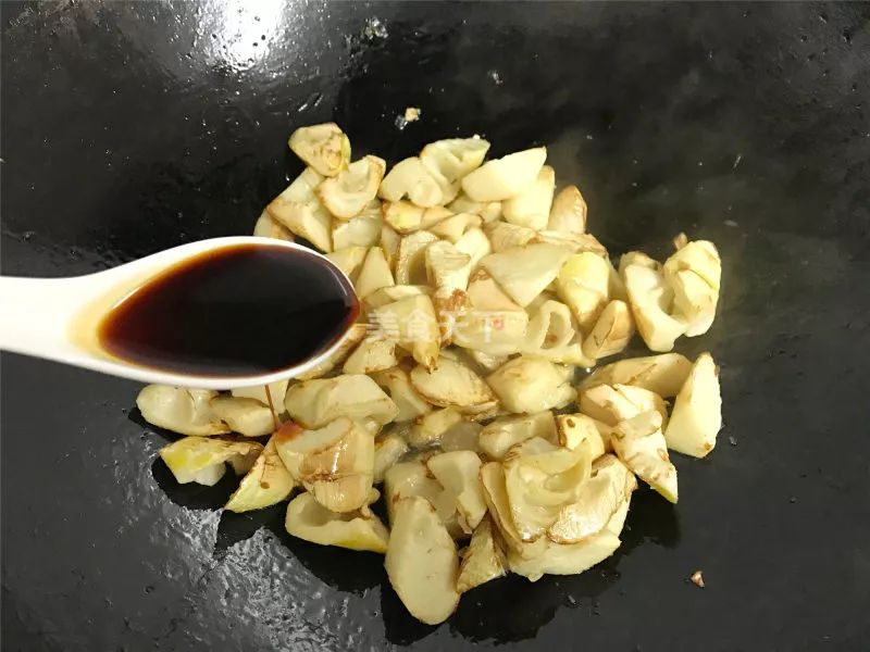 【江南菜谱】油焖笋：浓油赤酱吃不够