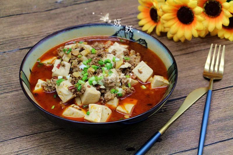 【家常菜谱】肉末豆腐：比想象的更下饭