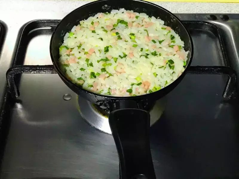 【幸福烘焙】吃剩的米饭还能这么做-双层鸡肉米饭堡