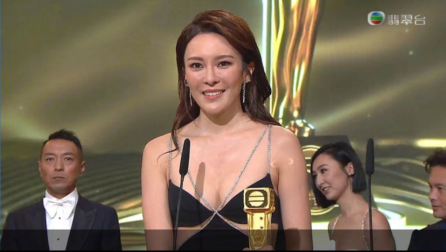 TVB终于顺乎民意啦！从2019台庆颁奖礼看出TVB不得罪这两种人！