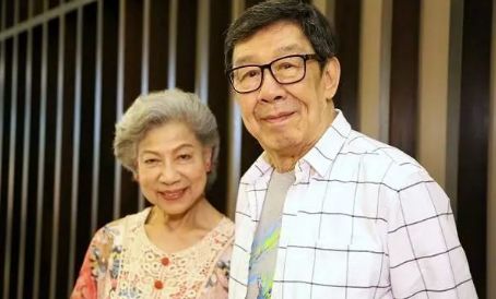 87岁TVB“老戏骨”胡枫明年再战红馆，与“鬼后”罗兰合拍广告片