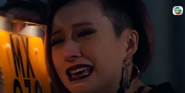 TVB新晋花旦演技爆棚，在热播剧《杀手》中施展多层次哭功……