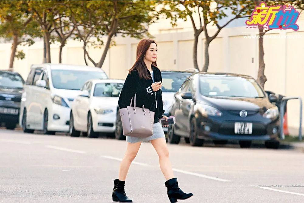 26岁TVB草根女演员嫌人工太低，母亲患病想转行退出娱乐圈