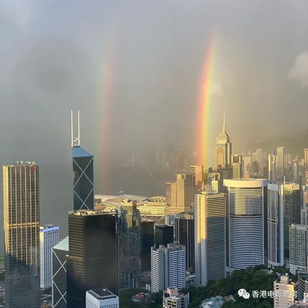 关之琳晒双彩虹相半山亿元豪宅曝光　居高临下饱览维港靓景