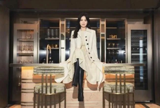 韩国女艺人宋慧乔拍代言品牌最新宣传照