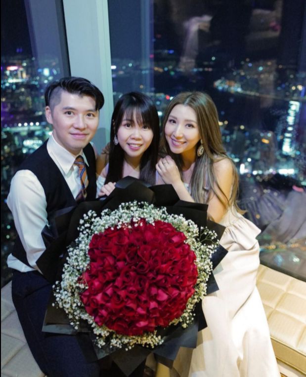 突然！33岁TVB小花手持巨型玫瑰花束，宣布喜讯：他终于求婚啦