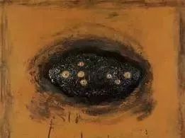 下挖的深度不要超过九尺，不然就有异物出现，然后此穴就被破坏了