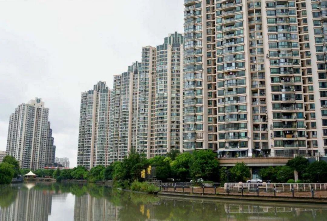 中远两湾城开放岸线的背景：上海市中心是奋斗之地，非养老休闲