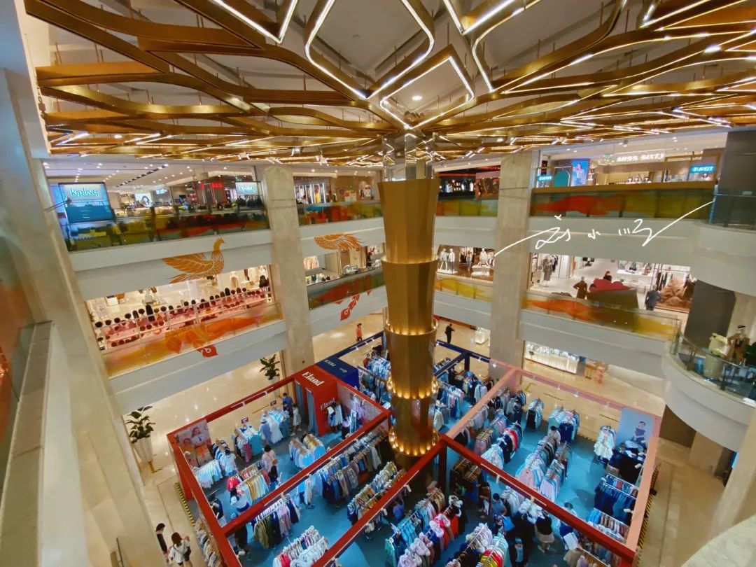 上海浦东有家“日本商场”，就在陆家嘴商圈，开业近30年依然热闹