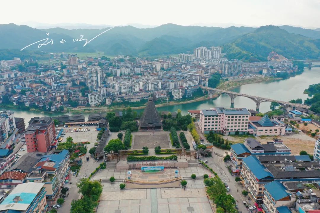 广西三江的著名地标建筑，造型非常奇特，被称为“世界第一鼓楼”
