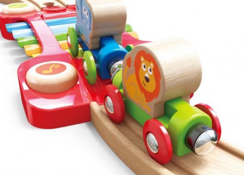 木制玩具哪个牌子好？我家宝宝最爱丛林动物火车