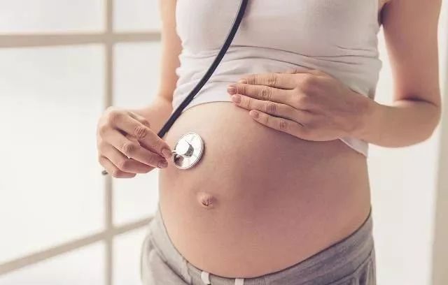 孕期，胎动出现在左侧是“男宝”吗？关于胎动，孕妈需了解这几点