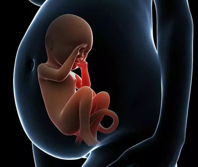 孕期肚子突然一边硬一边软是怎么回事？3个主要原因，孕妇须知