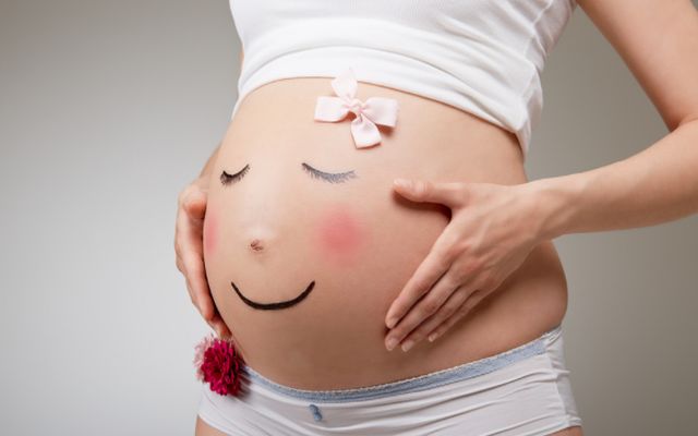 女性在怀孕期间，身体若有4种症状，腹中八成怀的是小公主