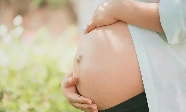 如果孕妇出现这5大些症状，很可能怀的是女宝，想生女儿的看过来