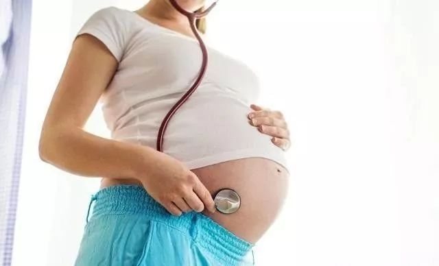 孕期，胎动出现在左侧是“男宝”吗？关于胎动，孕妈需了解这几点