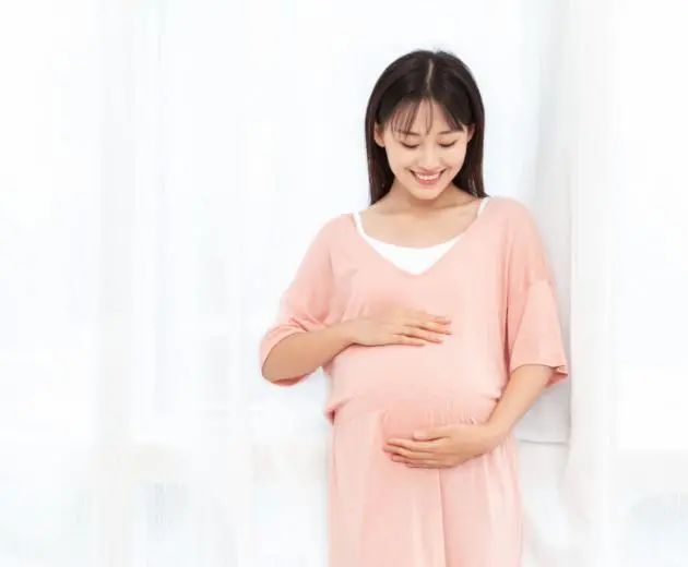 女性在怀孕期间，身体若有4种症状，腹中八成怀的是小公主