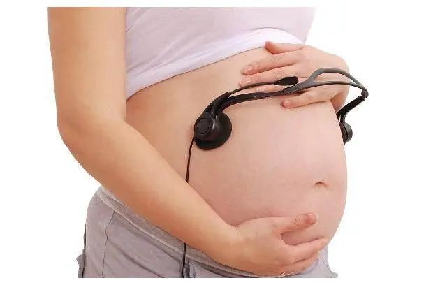 孕期，孕妈身体3种“表现”，或许是一个贴心的“小棉袄”来了