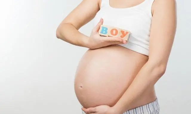 怀孕期间，孕妇上怀是男孩，下怀是女孩？可能这个说法比较靠谱！