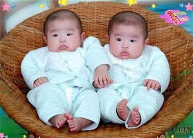 头胎女儿，二胎女翻男成功迎来双胞胎儿子，附上怀儿怀女不同症状