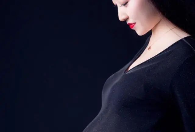 怀孕期间，孕妈身体若有这4种症状，腹中八成是小公主驾到