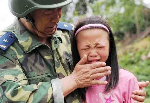 汶川十年，十大经典瞬间让人泪目，哪些感动一直都在