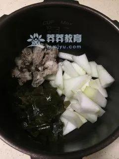 冬瓜炖豆腐的家常做法窍门（冬瓜海带排骨汤的做法家常窍门）