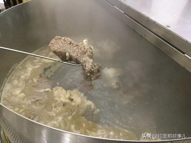 正宗牛肉汤的配方及做法（牛肉汤的做法及配料）