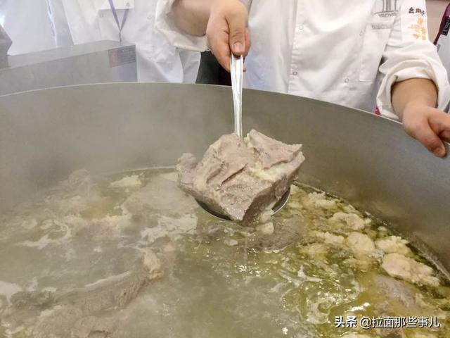 正宗牛肉汤的配方及做法（牛肉汤的做法及配料）