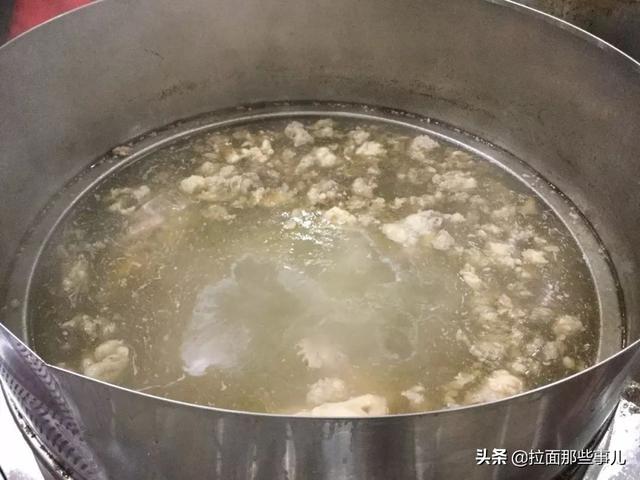 正宗牛肉汤的配方及做法（牛肉汤的做法及配料）