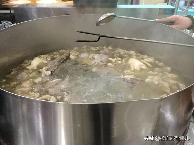 正宗牛肉汤的配方及做法（牛肉汤的做法及配料）