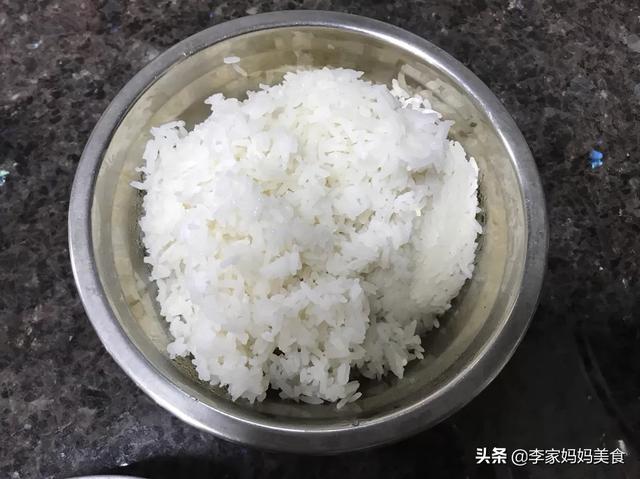 怎样蛋炒饭好吃又简单窍门（蛋炒饭怎么做好吃又简单）