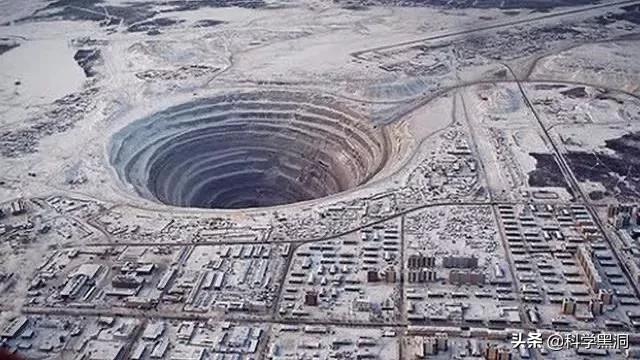 俄罗斯钻石矿坑储量（俄罗斯钻石矿坑为何不开采）